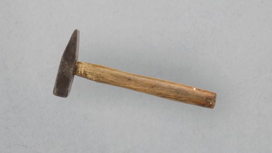 „Die Künstlerinnen und Künstler sind&nbsp;anwesend.“